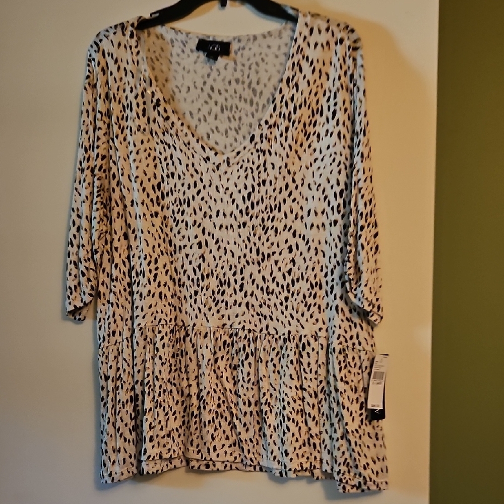 AGB Tan and Black Peplum Blouse 3/4 Sleeve Relaxed Fit